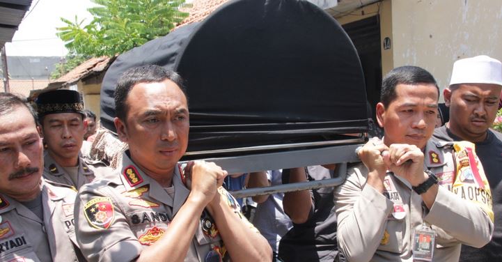 Kapolrestabes Surabaya Takziah